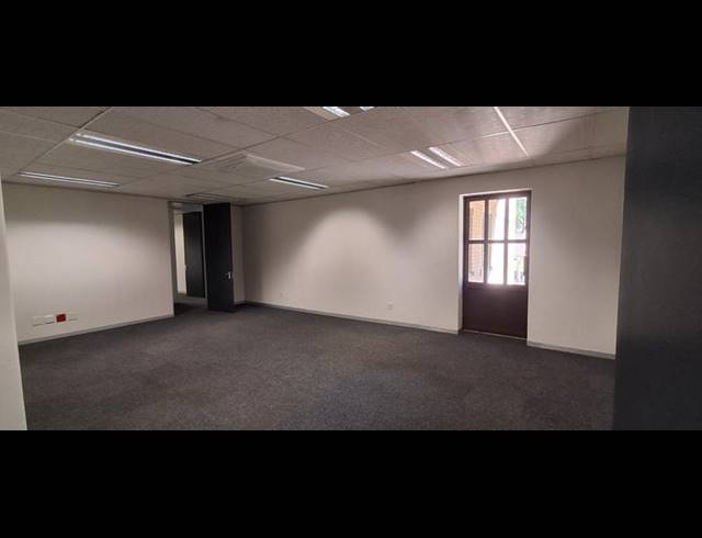 BUSINESS PROPERTY TO RENT IN BRYANSTON